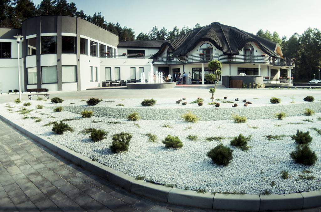 Rezydencja Sosnowa Luxury Hotel يانوف لوبلسكي المظهر الخارجي الصورة